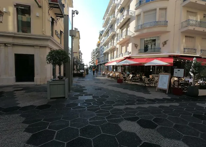 Royal Promenade